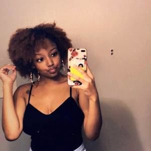 Meet your Posher, Destinee